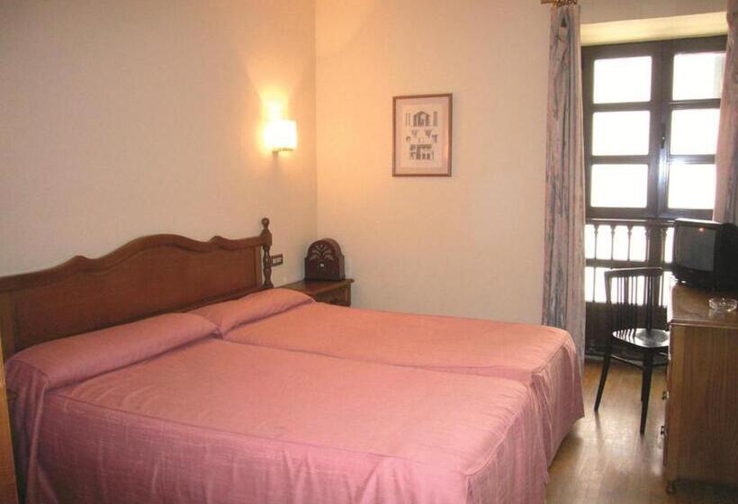 اتاق استاندارد سه نفره, La Casona De Jovellanos