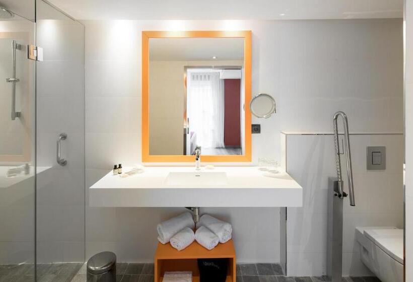 Premium room with terrace, Catalonia Mikado