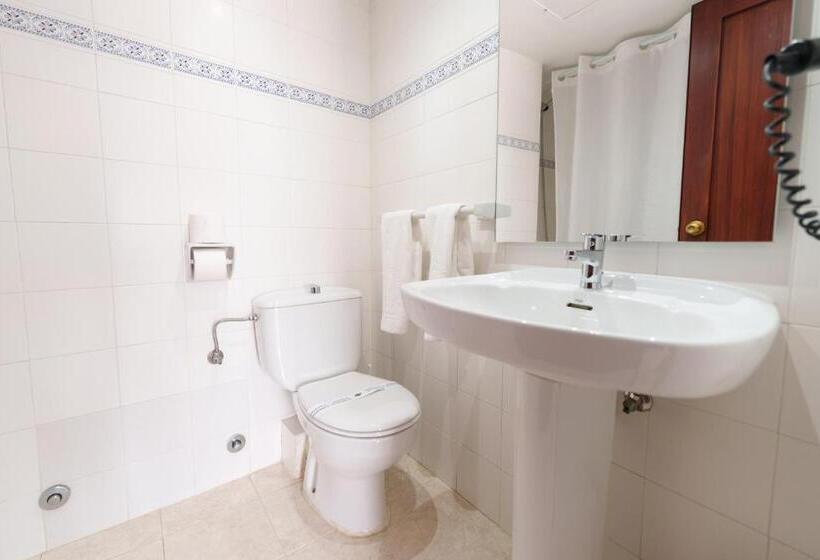 Standard Yhden Hengen Huone, Orosol By Typic Hotels
