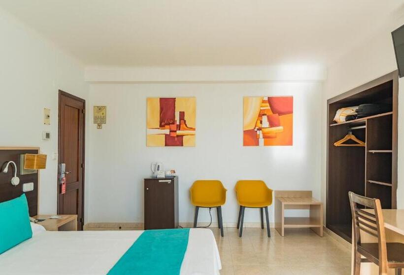Superior-huone, Orosol By Typic Hotels