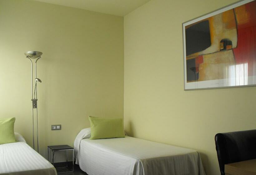 Habitación Triple Estándar, Pere Iii El Gran