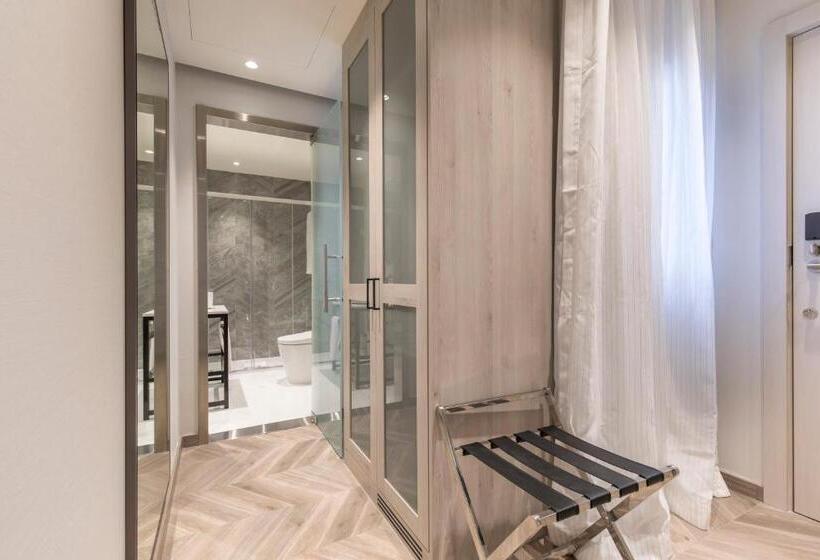اتاق خانوادگی, Eurostars Puerta Real