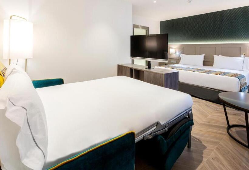 Номер Стандарт, Eurostars Puerta Real