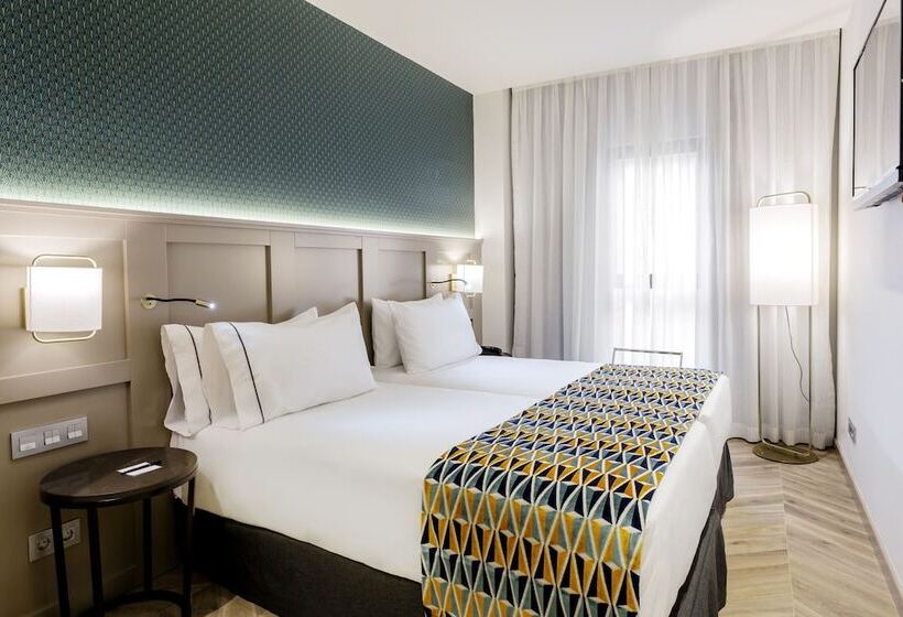 Номер Стандарт, Eurostars Puerta Real