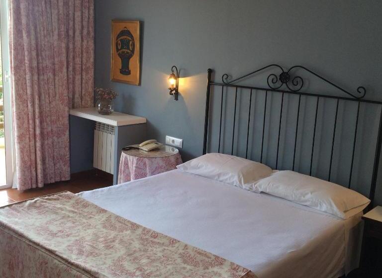 غرفة قياسية مزوَّدة بتراس, Meson De Sancho