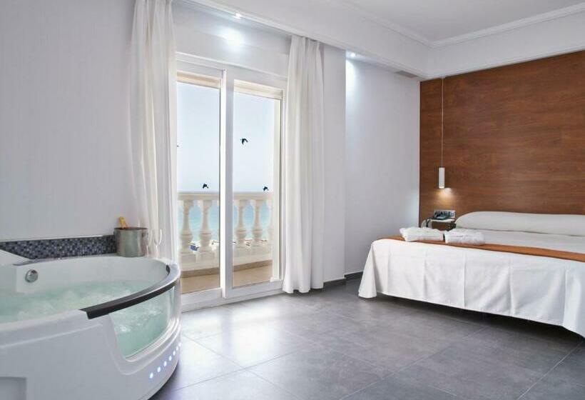 Suite Presidencial, Los Delfines