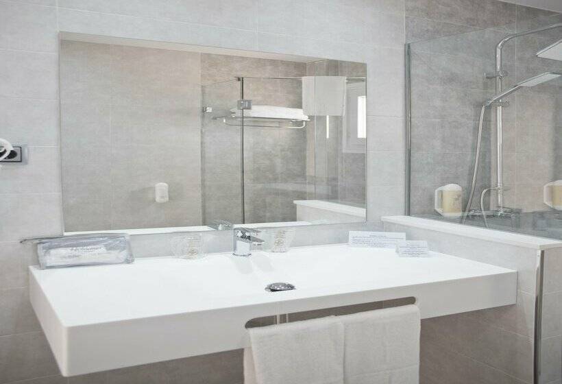 Suite Presidencial, Los Delfines