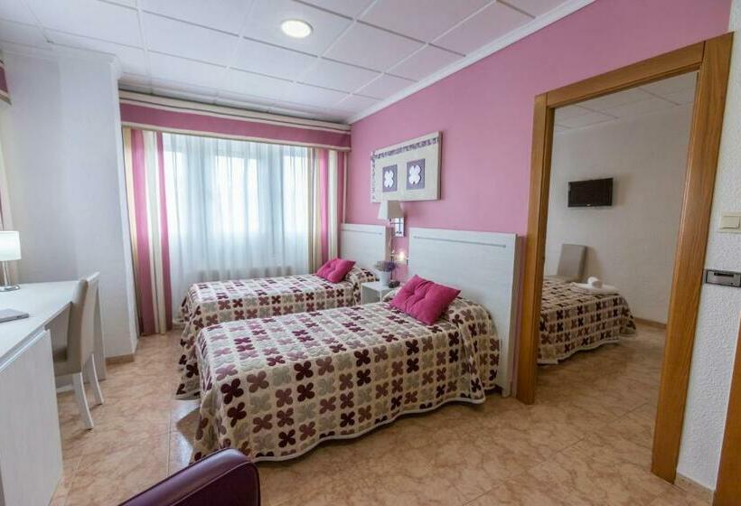 Standard Connecting Room, Manolo