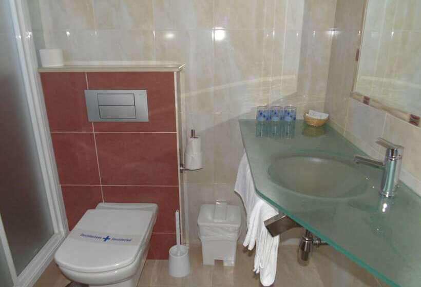 اتاق استاندارد چهار تخته, Miramar