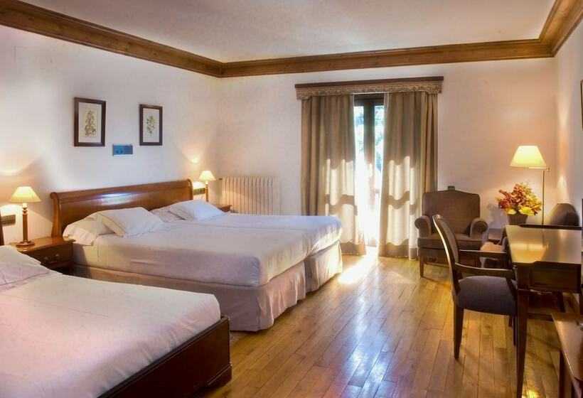 اتاق استاندارد سه نفره, Meliá de Tredós