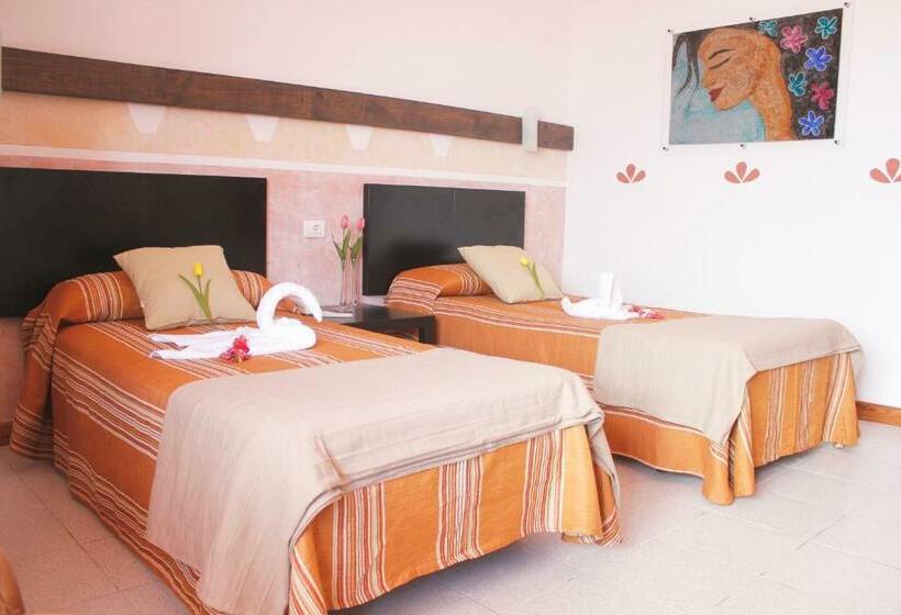 Номер Стандарт Трехместный, 4dreams Hotel Chimisay