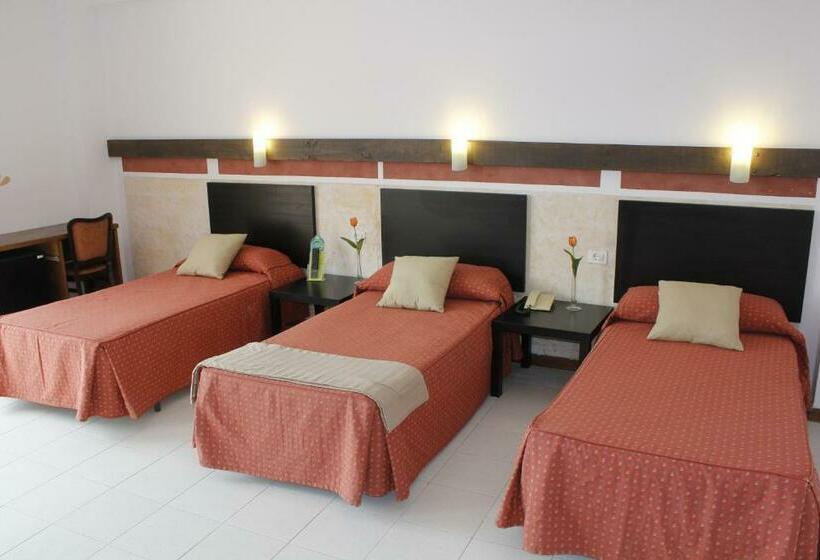 Четырехместный Номер Стандарт, 4dreams Hotel Chimisay