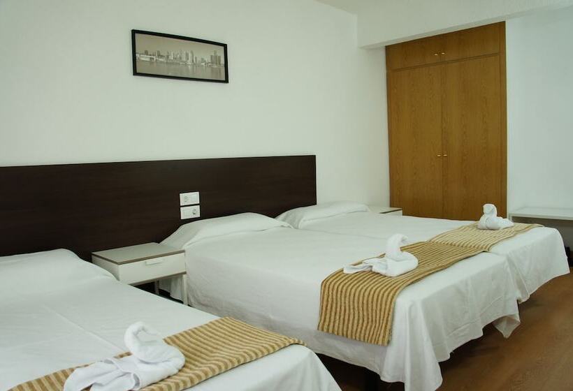 غرفة قياسية إطلالة جانبية علي البحر, Adia Hotel Cunit Playa