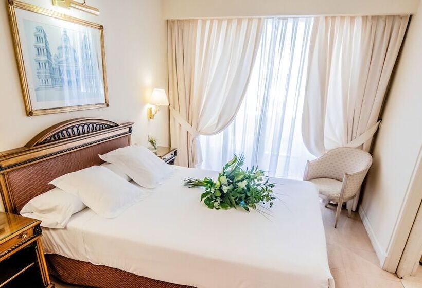 침실 3개 아파트, Guadalpin Suites