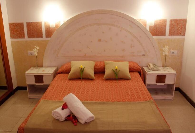 Номер Стандарт, 4dreams Hotel Chimisay