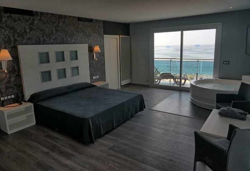 سوییت سوپریور با چشم‌انداز دریا, Surf Mar