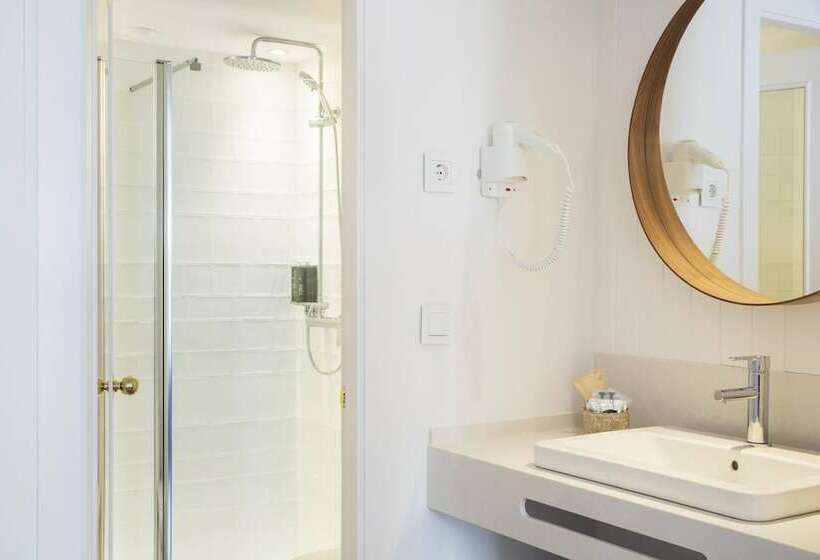 חדר משפחתי פרמיום, The 15th Boutique Hotel By Bondia Group