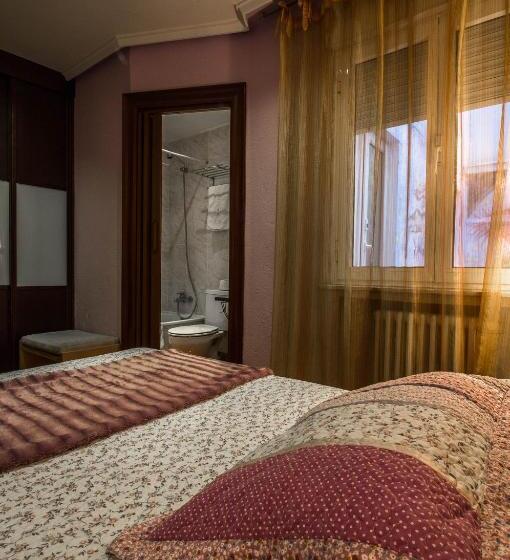اتاق استاندارد یک نفره, Hostal Goya Suites
