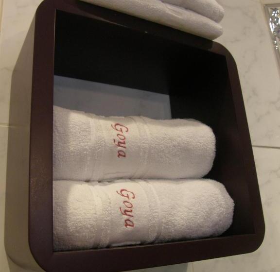 اتاق استاندارد چهار تخته, Hostal Goya Suites