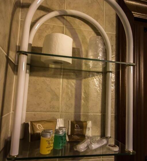 اتاق استاندارد سه نفره, Hostal Goya Suites