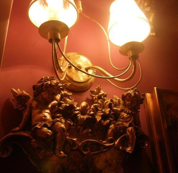اتاق استاندارد سه نفره, Hostal Goya Suites