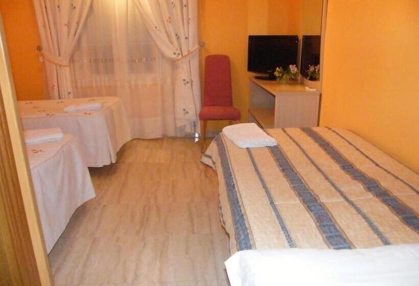 4인용 스탠다드 룸, Hostal Dulcinea