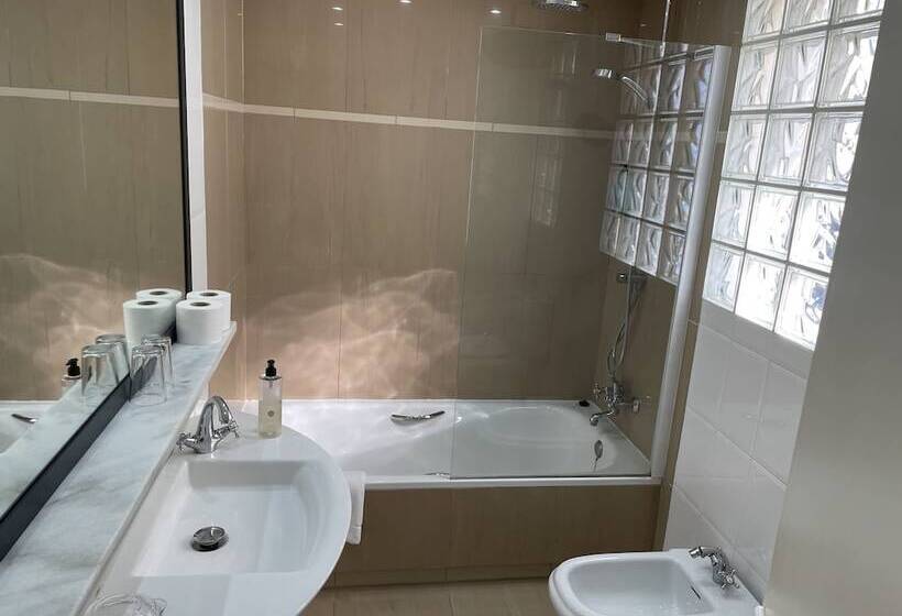 Chambre Supérieure Vue Mer, Reimar