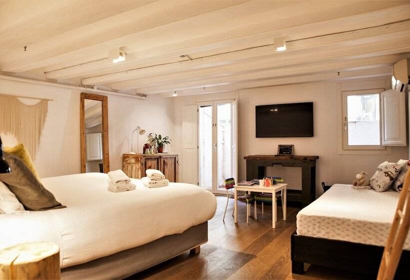 Deluxe Room, Eco Boutique Hostal Grau