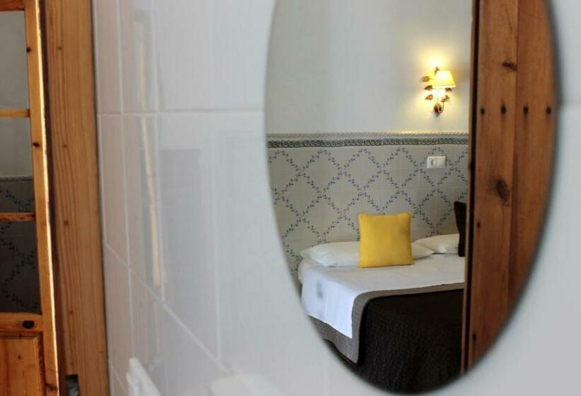 اتاق استاندارد سه نفره, Hostal Catalina Vera