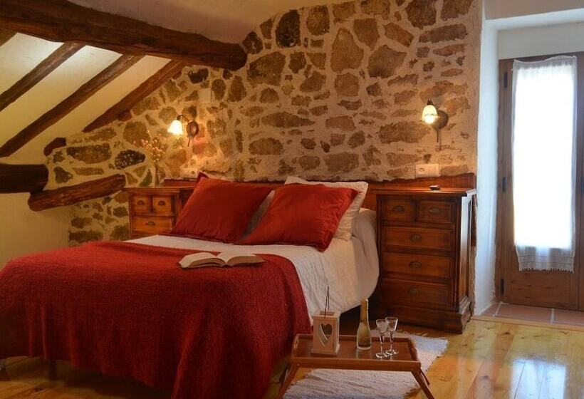 اتاق سوپریور سه تخته, Hostal Refugio De Gredos