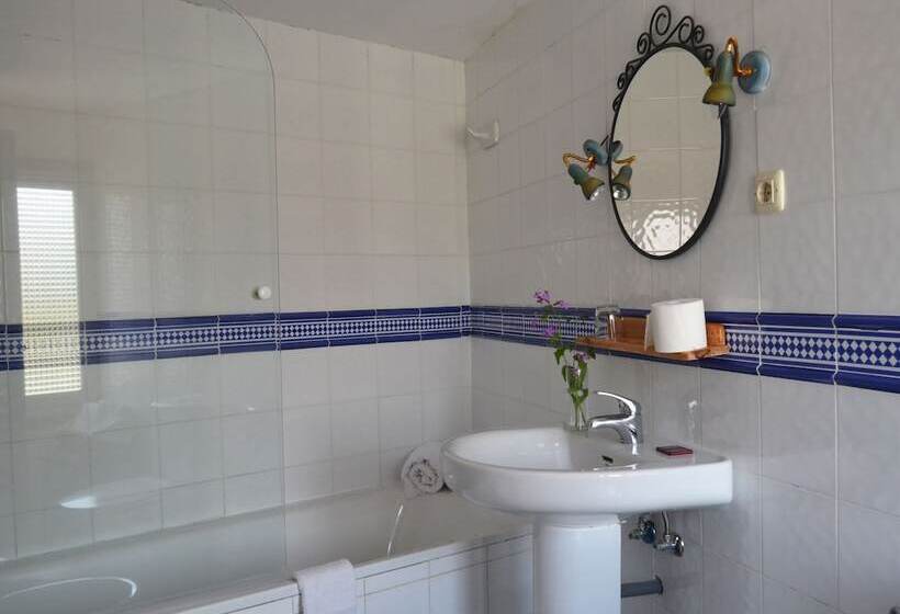 اتاق استاندارد یک نفره, Hostal Refugio De Gredos