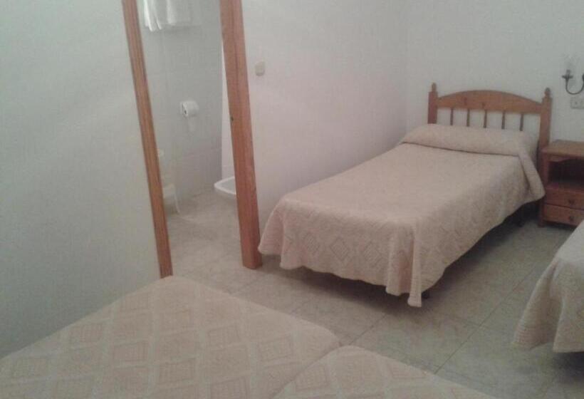 اتاق استاندارد چهار تخته, Hostal Restaurante Los Bronces