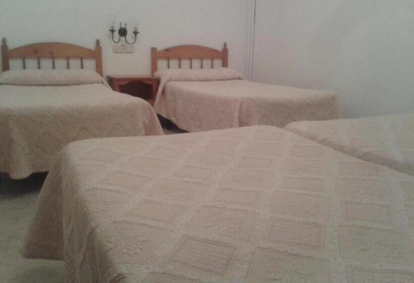 اتاق استاندارد چهار تخته, Hostal Restaurante Los Bronces
