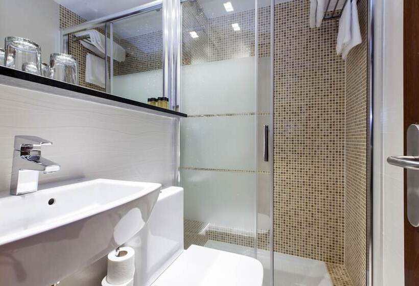 Habitación Estándar, Hostal Castilla I Atocha
