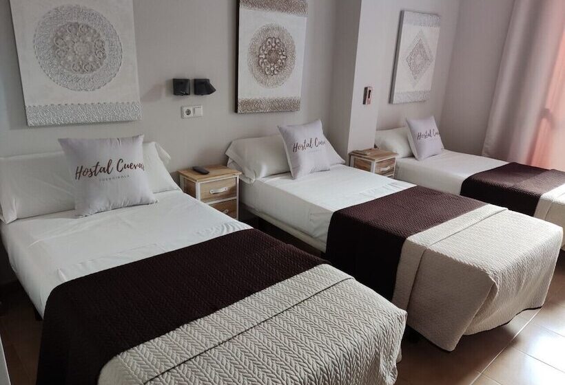 Номер Стандарт Трехместный, Hostal Cuevas