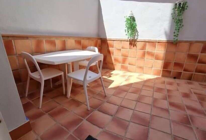 Номер Стандарт Трехместный, Hostal Cuevas