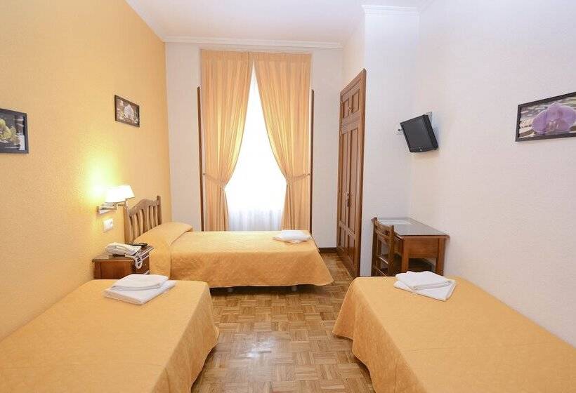 اتاق استاندارد سه نفره, Hostal Edreira