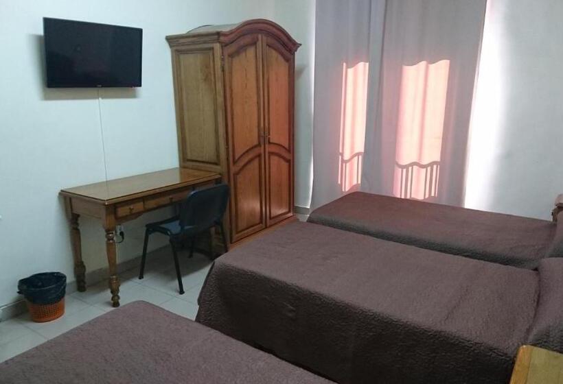 اتاق استاندارد سه نفره, Hostal Retiro