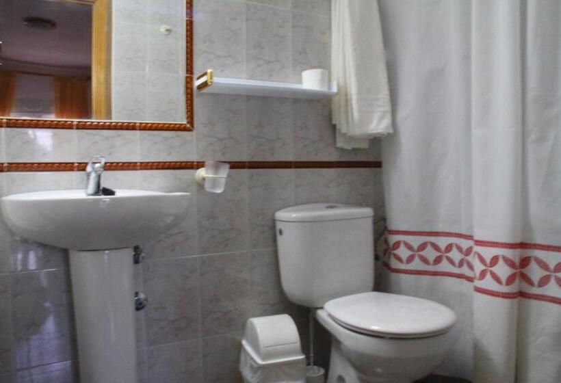 スタンダードトリプルルーム, Hostal El Mirador