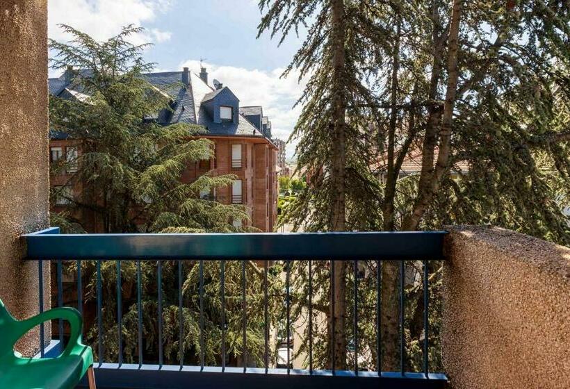 Четырехместный Номер Стандарт, Oroel Hotel & Spa