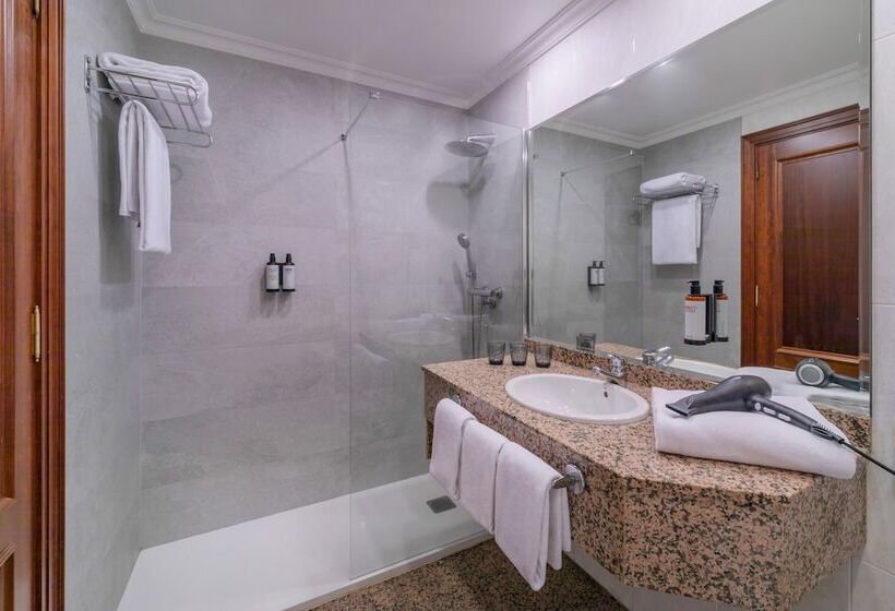 חדר סטנדרט לשלושה, Santiago Plaza Affiliated By Meliá