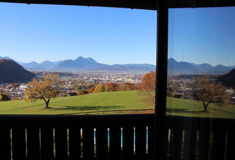 اتاق لوکس با بالکن, Schöne Aussicht