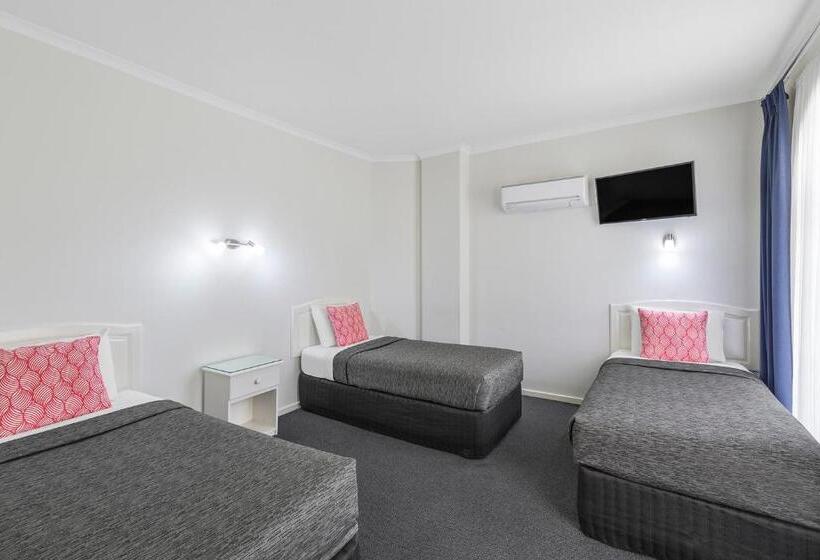 패밀리 스위트, Cathedral Motor Inn