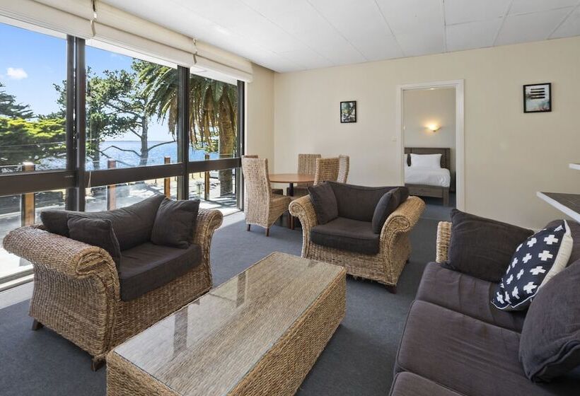 2 Bedroom Apartment with Views, North Pier