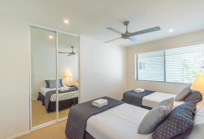 带海景及2个卧室的复式公寓, Munna Beach Apartments