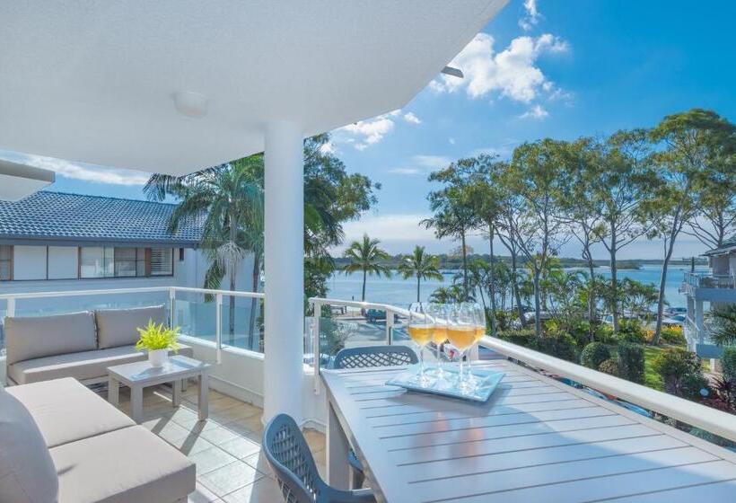 Superior 2-bedroom flat with a view, Munna Beach Apartments