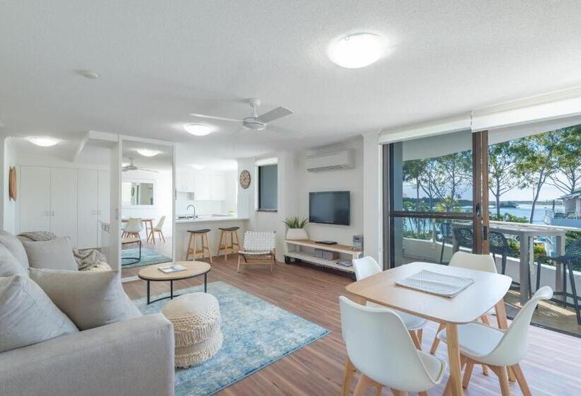 شقة سوبيريور من غرفتي نوم مع إطلالات, Munna Beach Apartments