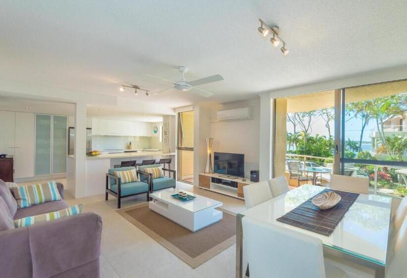 شقة سوبيريور من غرفتي نوم مع إطلالات, Munna Beach Apartments