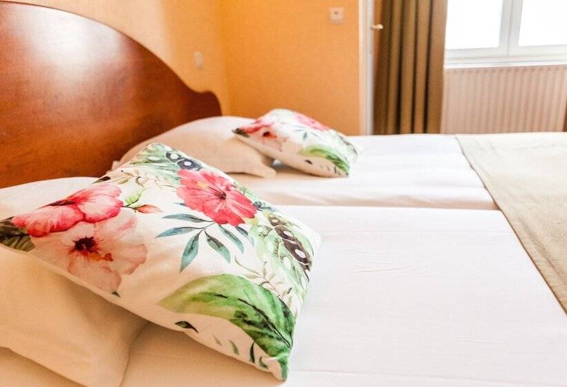 Номер Стандарт Вид на Море, Malecot Hotel By F Hotels