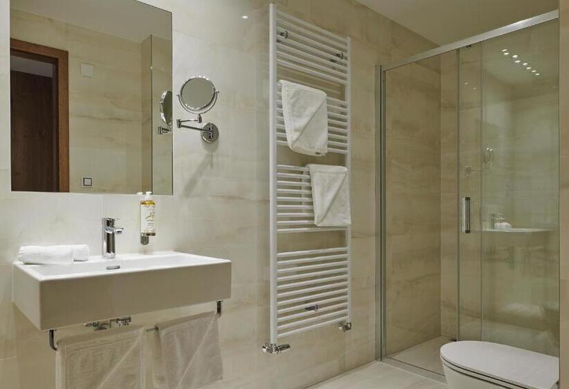 Quarto Estandar, Passage